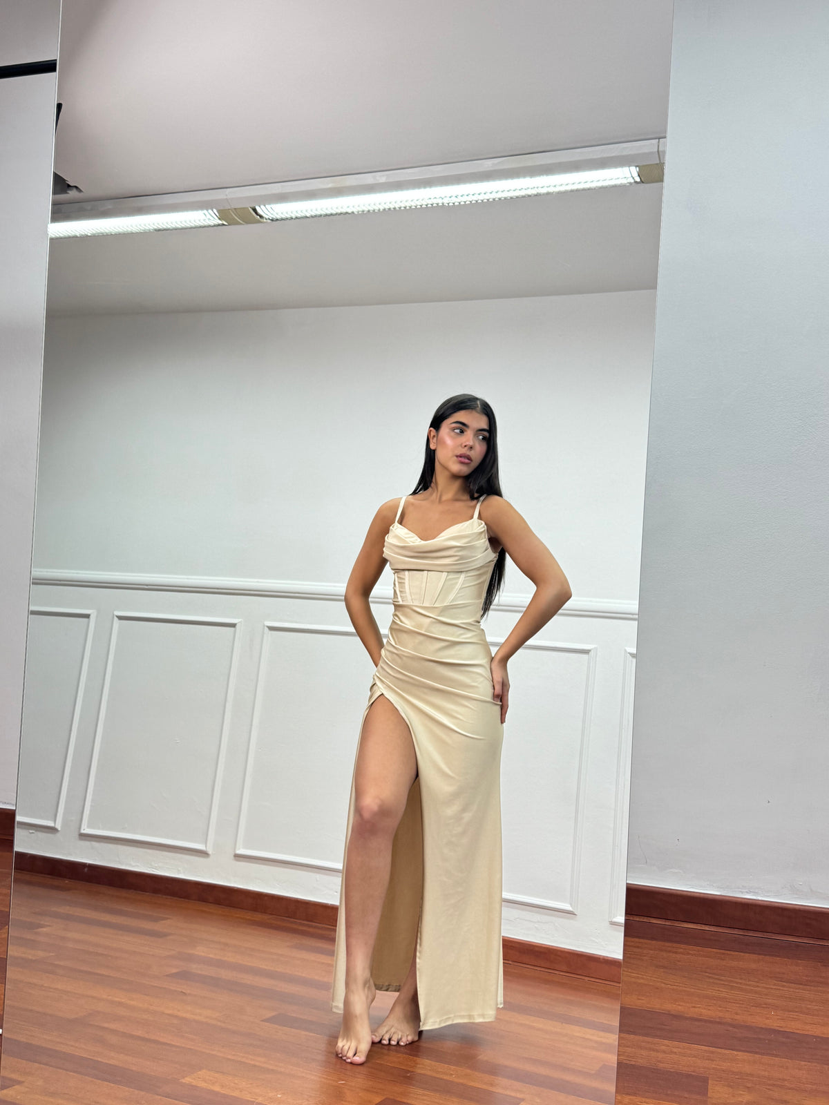 Abito Khystel