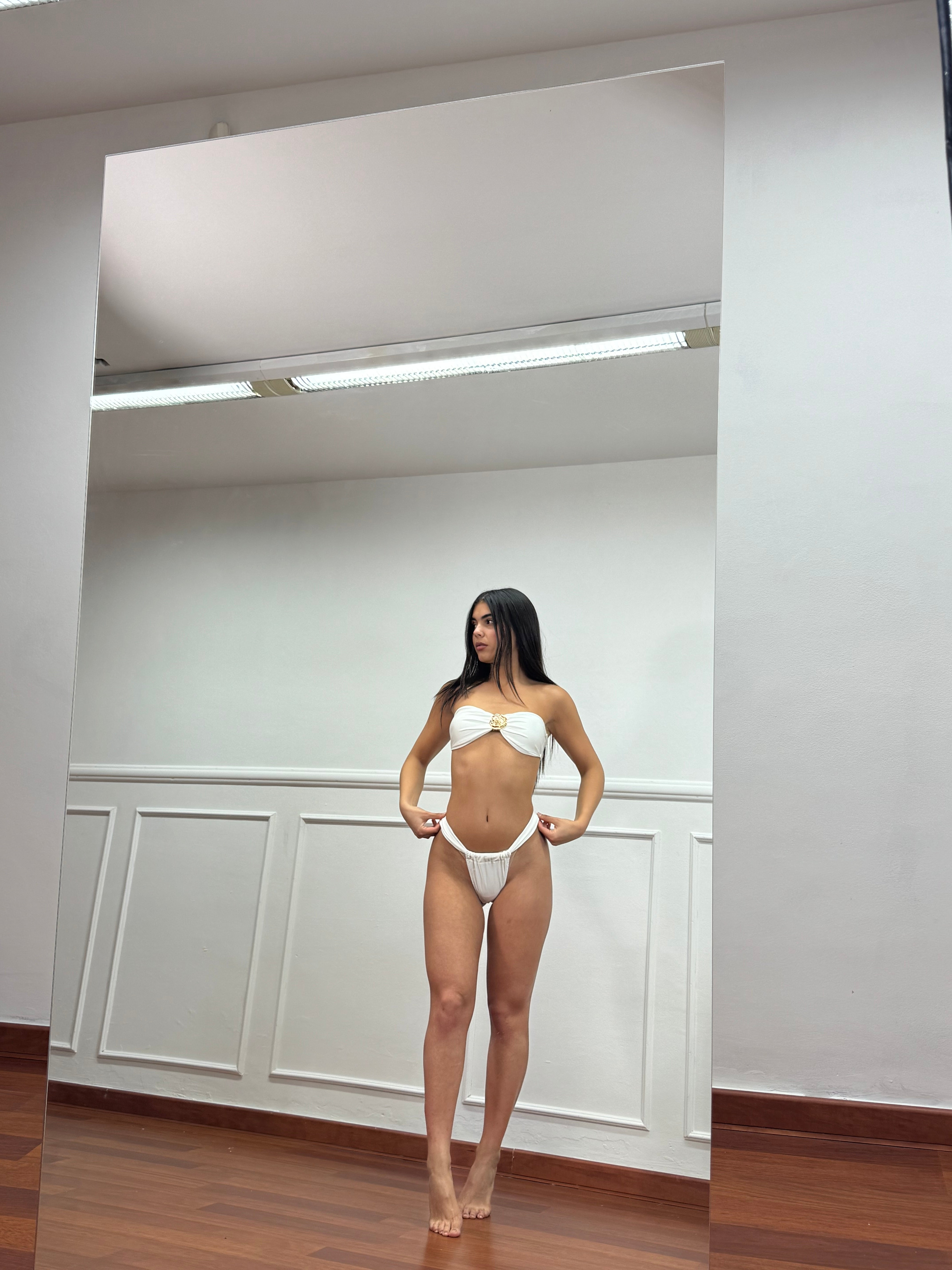 Costume Hadid