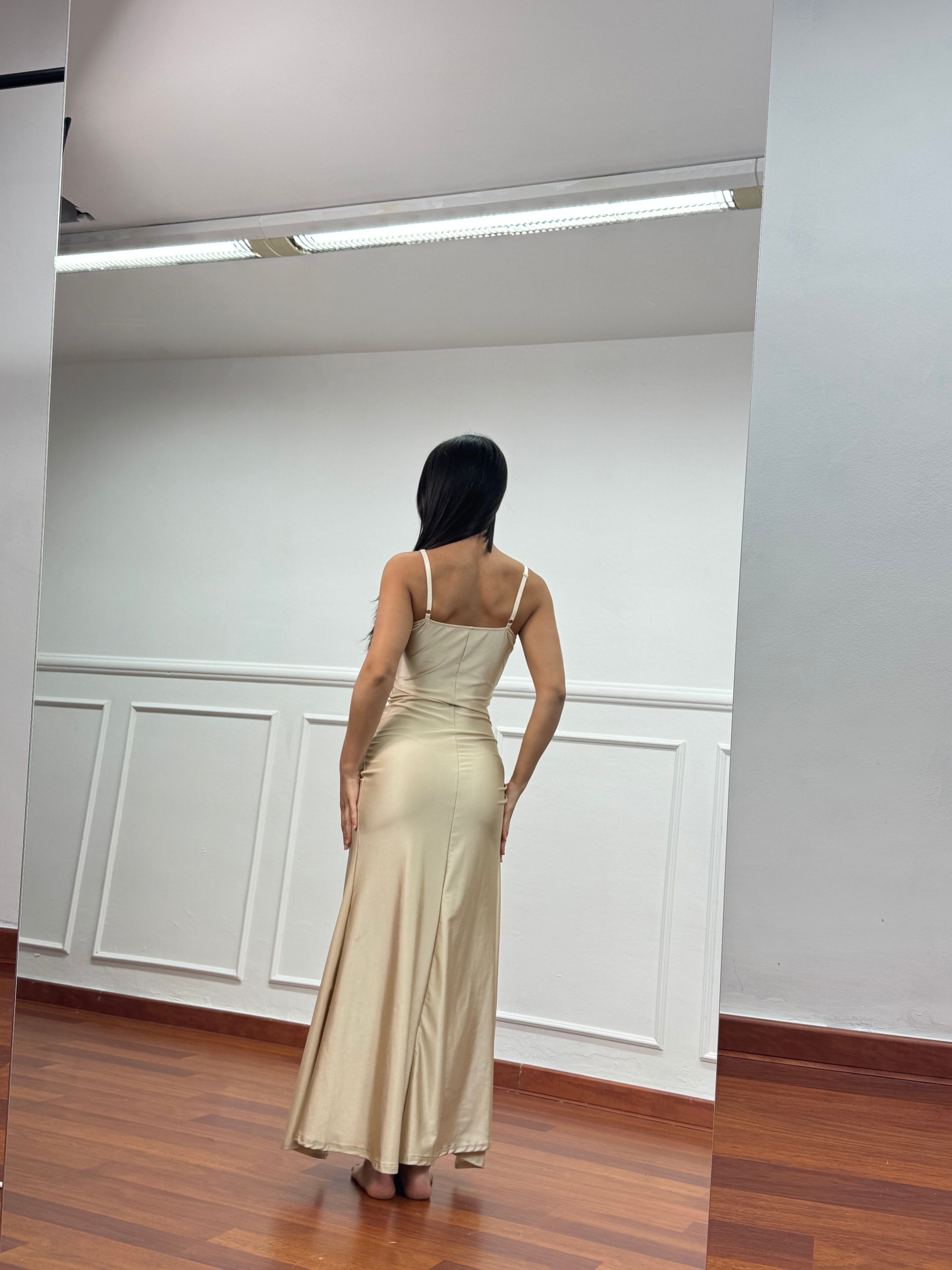 Abito Khystel